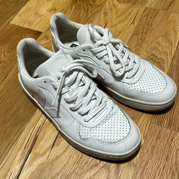 Veja V-10 Leather Extra White 39 - Picture 2 of 8